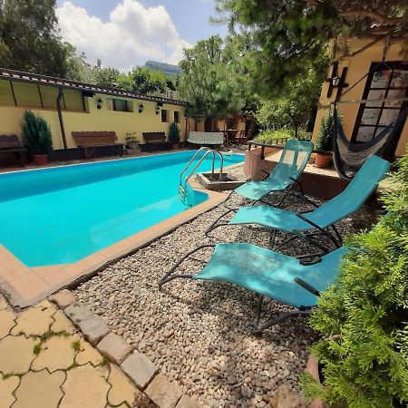 בוקרשט Casa Mica Guesthouse מראה חיצוני תמונה