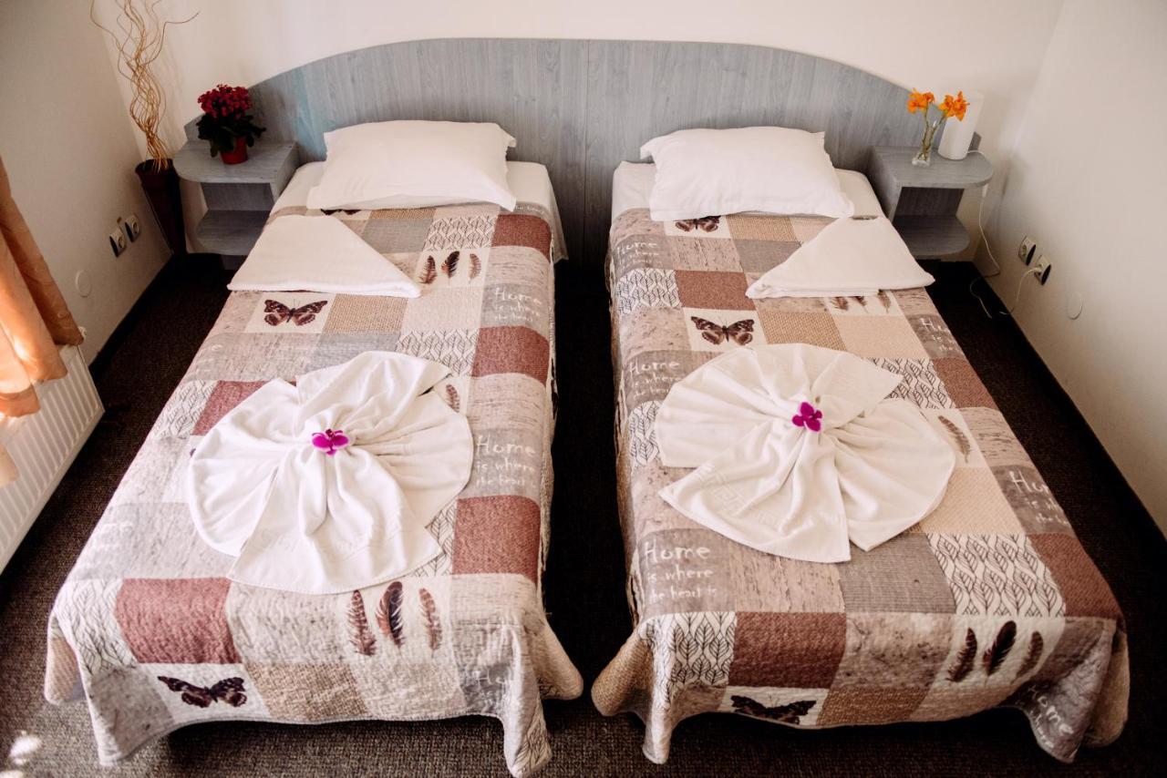 בוקרשט Casa Mica Guesthouse מראה חיצוני תמונה