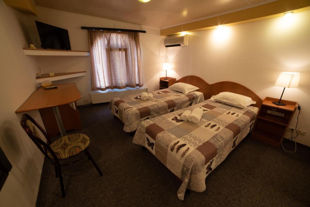 בוקרשט Casa Mica Guesthouse מראה חיצוני תמונה