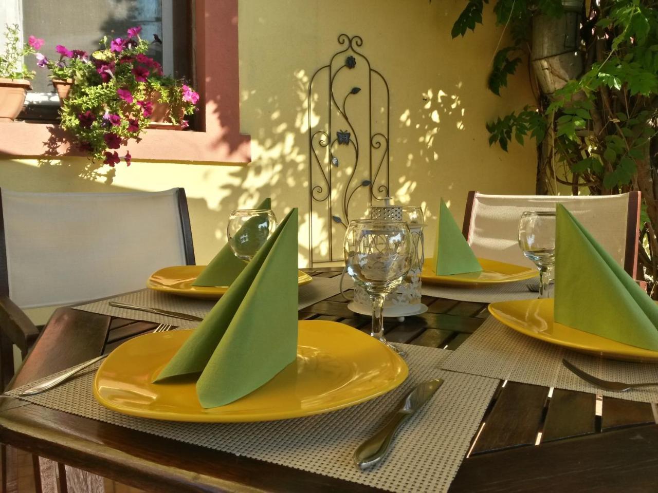 בוקרשט Casa Mica Guesthouse מראה חיצוני תמונה